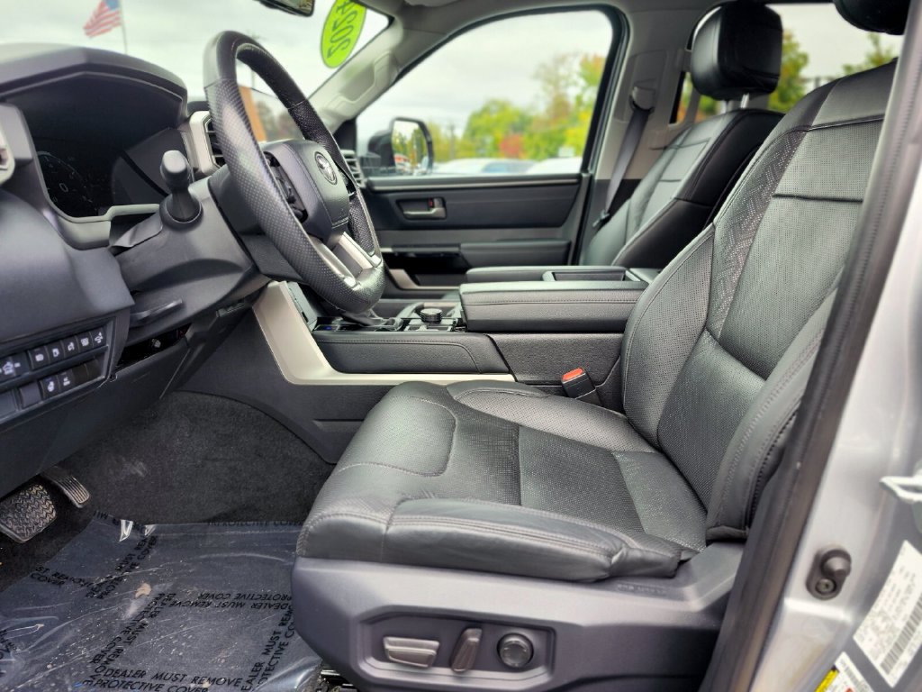 Used 2024 Toyota Tundra Limited AWD/4WD image 18