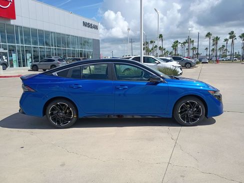 New 2026 Nissan Sentra SR w/ SR Premium Package FWD image 7