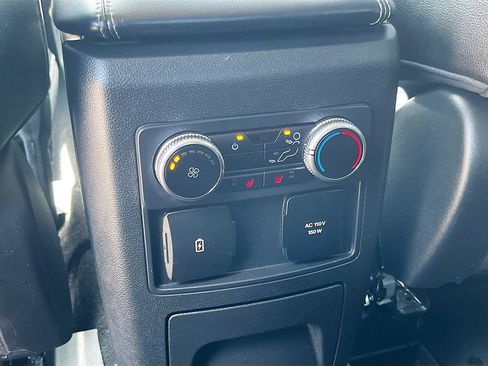 Used 2023 Ford Explorer Limited w/ Limited Technology Package RWD image 28