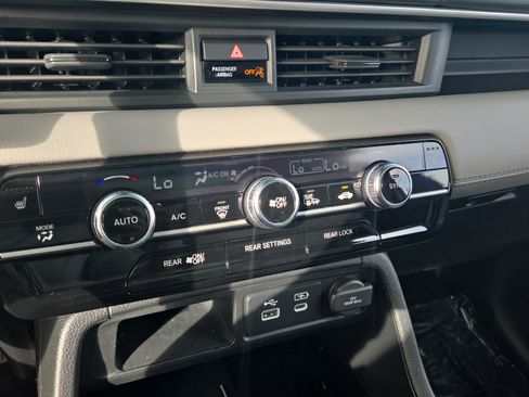 Used 2023 Honda Pilot Touring image 35