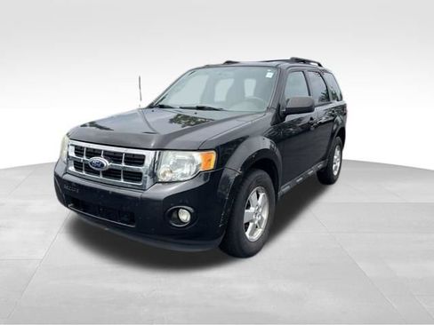 Used 2011 Ford Escape XLT w/ 202A Rapid Spec Order Code FWD image 3