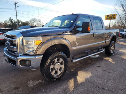Used 2012 Ford F350 Lariat w/ Lariat Interior Pkg image 4