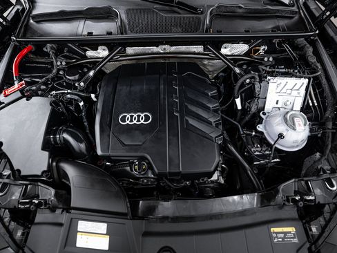 Certified 2025 Audi Q5 2.0T Premium image 19