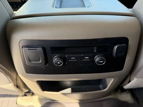 Used 2016 GMC Yukon XL SLE w/ Convenience Package RWD image 20