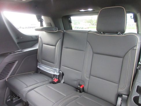 New 2026 GMC Yukon Elevation image 14