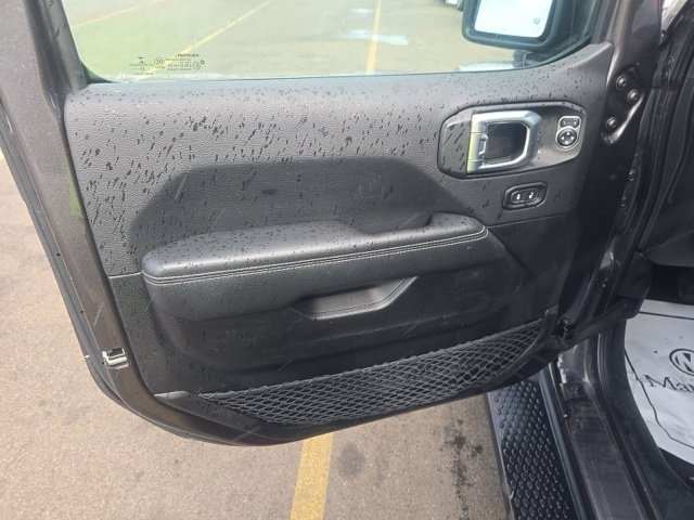 Used 2022 Jeep Wrangler Unlimited Sahara w/ Cold Weather Group AWD/4WD image 14