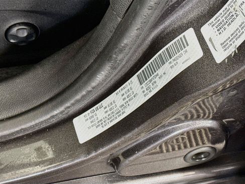 Used 2015 Chrysler 200 S w/ Comfort Group FWD image 23