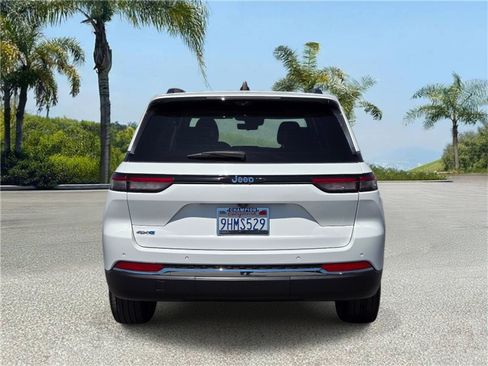 Certified 2023 Jeep Grand Cherokee 4WD 4xe w/ Luxury Tech Group II image 5