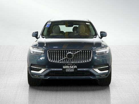 Used 2023 Volvo XC90 B6 Plus image 8