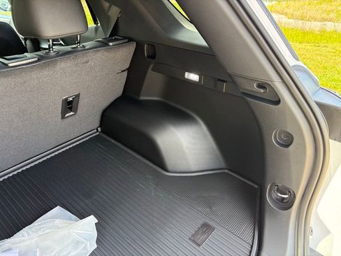 New 2026 Chevrolet Equinox LT w/ Convenience Package II FWD image 56