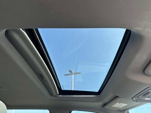 Used 2020 GMC Sierra 1500 Elevation w/ Elevation Value Package image 12