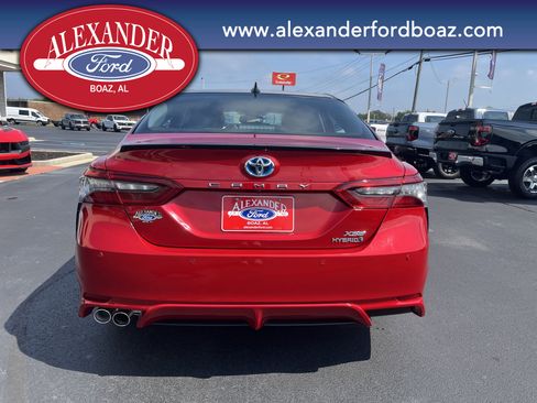 Used 2021 Toyota Camry XSE image 6