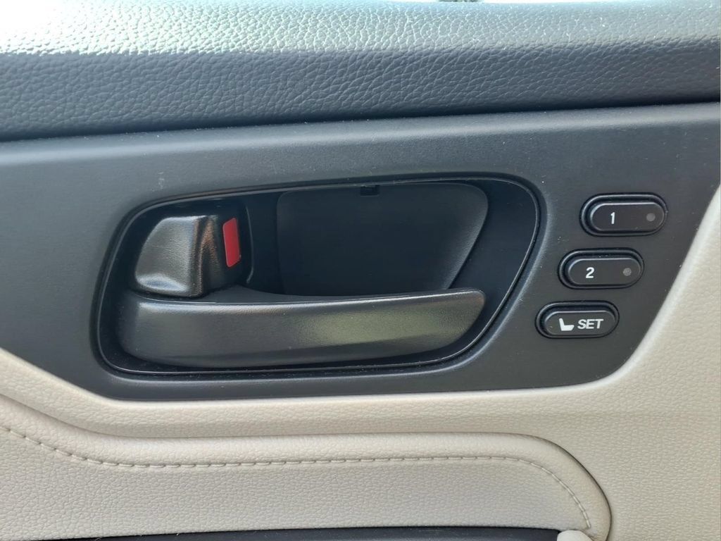 Used 2025 Honda Odyssey EX-L image 15