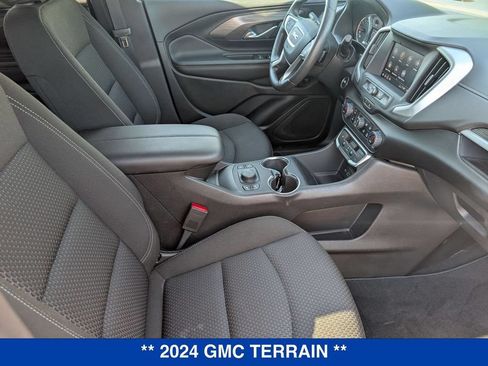 Used 2024 GMC Terrain SLE w/ Driver Convenience Package AWD/4WD image 31