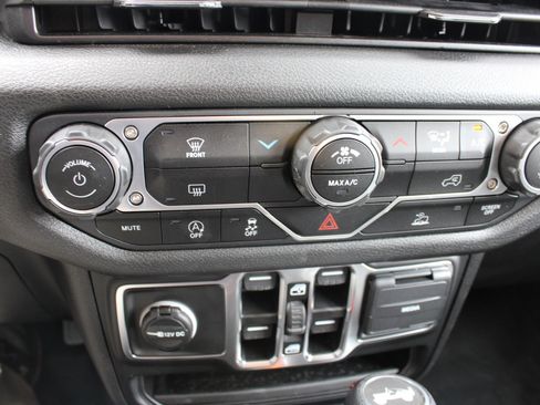 Used 2025 Jeep Wrangler Unlimited Sport AWD/4WD image 25