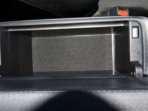 Used 2022 Toyota Prius LE image 23