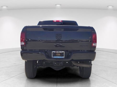 Used 2018 RAM 2500 Laramie w/ Sport Appearance Group AWD/4WD image 4