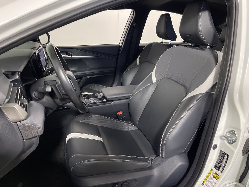 Used 2025 Toyota Camry SE FWD image 12