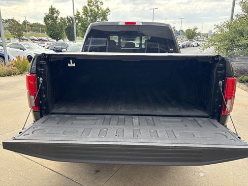 Used 2018 Ford F150 Lariat w/ Equipment Group 502A Luxury AWD/4WD image 12