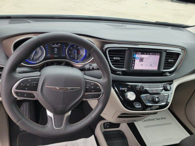 Used 2023 Chrysler Voyager LX FWD image 11