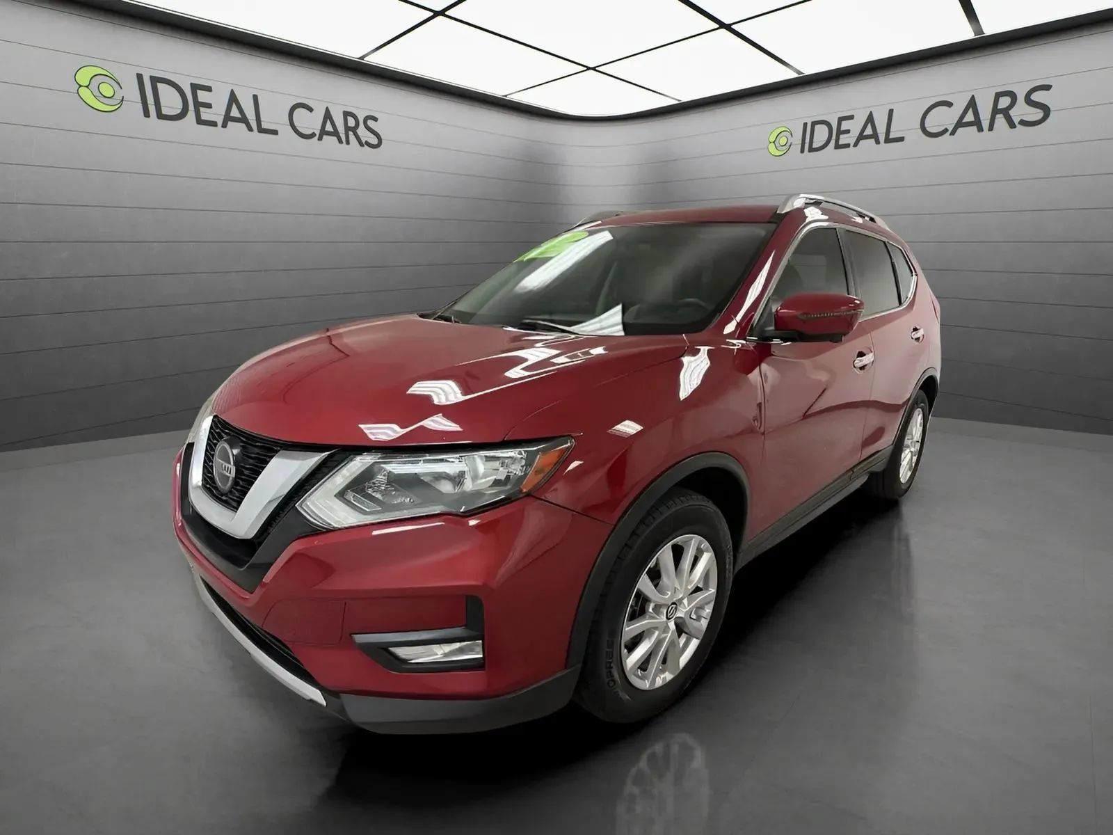 Used 2018 Nissan Rogue SV w/ Premium Package FWD image 1