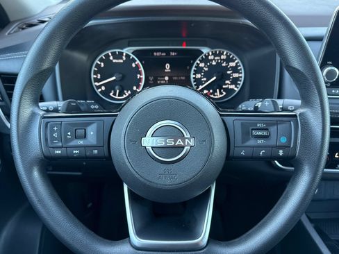 Used 2023 Nissan Rogue SV AWD/4WD image 29