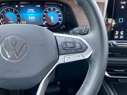 Used 2025 Volkswagen Atlas SE AWD/4WD image 22