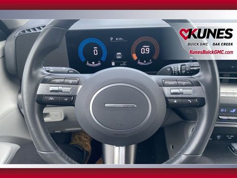 Used 2025 Hyundai Kona SEL image 11
