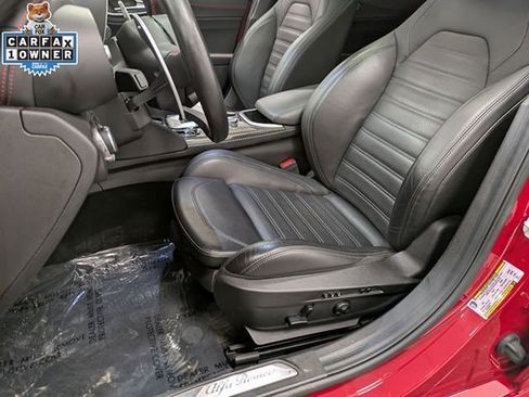 Used 2023 Alfa Romeo Giulia Estrema image 12