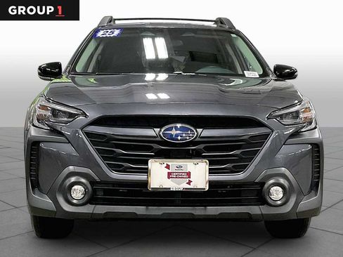 Used 2025 Subaru Outback Premium AWD/4WD image 4