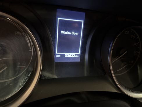 Used 2023 Toyota Camry SE w/ Convenience Package image 5