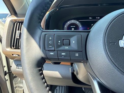 Used 2024 Nissan Pathfinder Platinum w/ Cargo Package AWD/4WD image 32