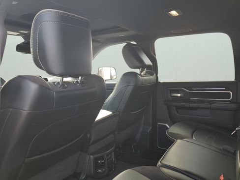 Used 2022 RAM 3500 Laramie w/ Night Edition image 19