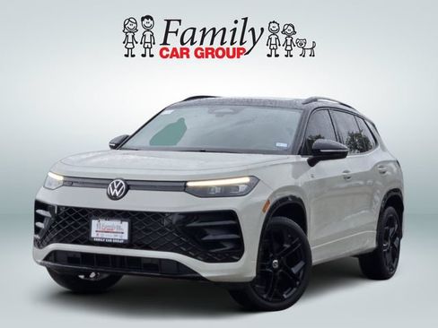 Used 2025 Volkswagen Tiguan SE R-Line AWD/4WD image 1