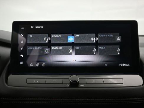 Used 2025 Nissan Rogue SL AWD/4WD image 16