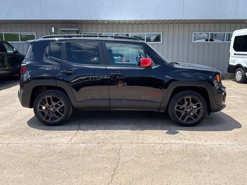 Used 2022 Jeep Renegade Latitude w/ Convenience Group AWD/4WD image 2