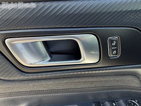 Used 2024 Ford Mustang Convertible image 21