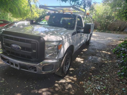 Used 2016 Ford F350 XL w/ Power Equipment Group RWD image 2