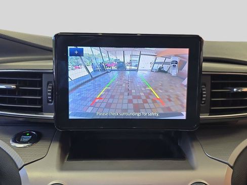 Used 2021 Ford Explorer XLT w/ Equipment Group 202A AWD/4WD image 24