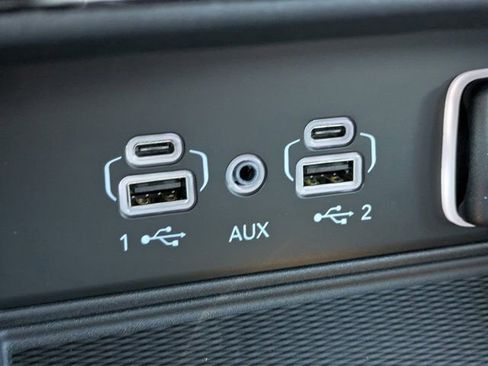 New 2025 Jeep Grand Cherokee Altitude image 20