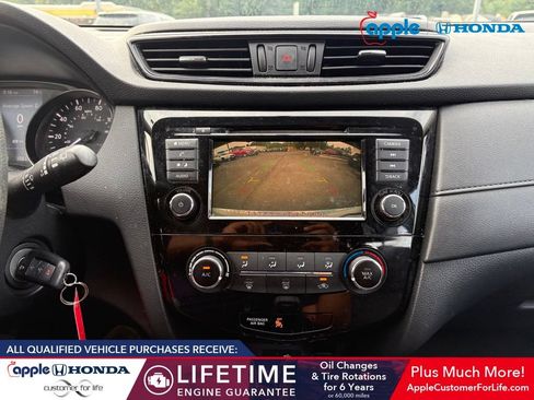 Used 2018 Nissan Rogue S AWD/4WD image 9