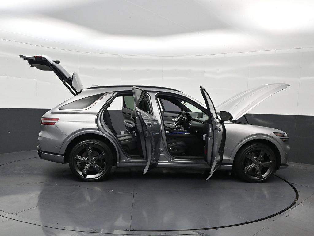 Used 2023 Genesis GV70 2.5T w/ Sport Prestige Package AWD/4WD image 32