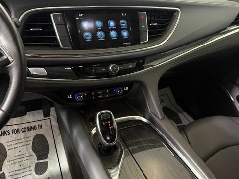 Used 2018 Buick Enclave Essence FWD image 37