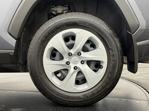 Used 2025 Toyota RAV4 LE image 12