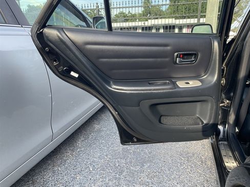 Used 2004 Lexus IS 300 RWD image 33