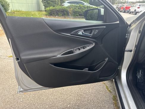 Used 2020 Chevrolet Malibu LT image 10