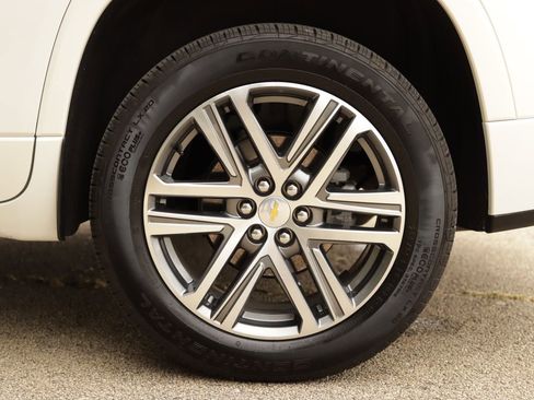 Used 2023 Chevrolet Traverse High Country w/ LPO, Floor Liner Package AWD/4WD image 43