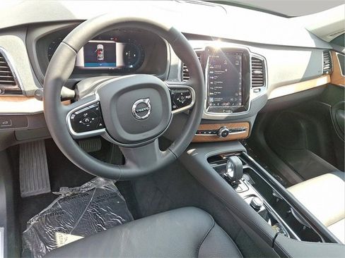 Certified 2024 Volvo XC90 B6 Plus image 13