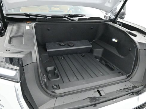 Used 2026 GMC Sierra EV Denali image 32