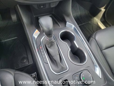 Used 2023 Chevrolet Traverse LT w/ LPO, Floor Liner Package FWD image 32